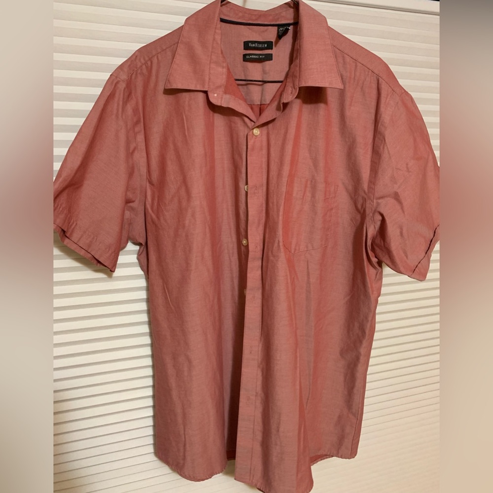 VanHeusen short sleeve button up shirt
